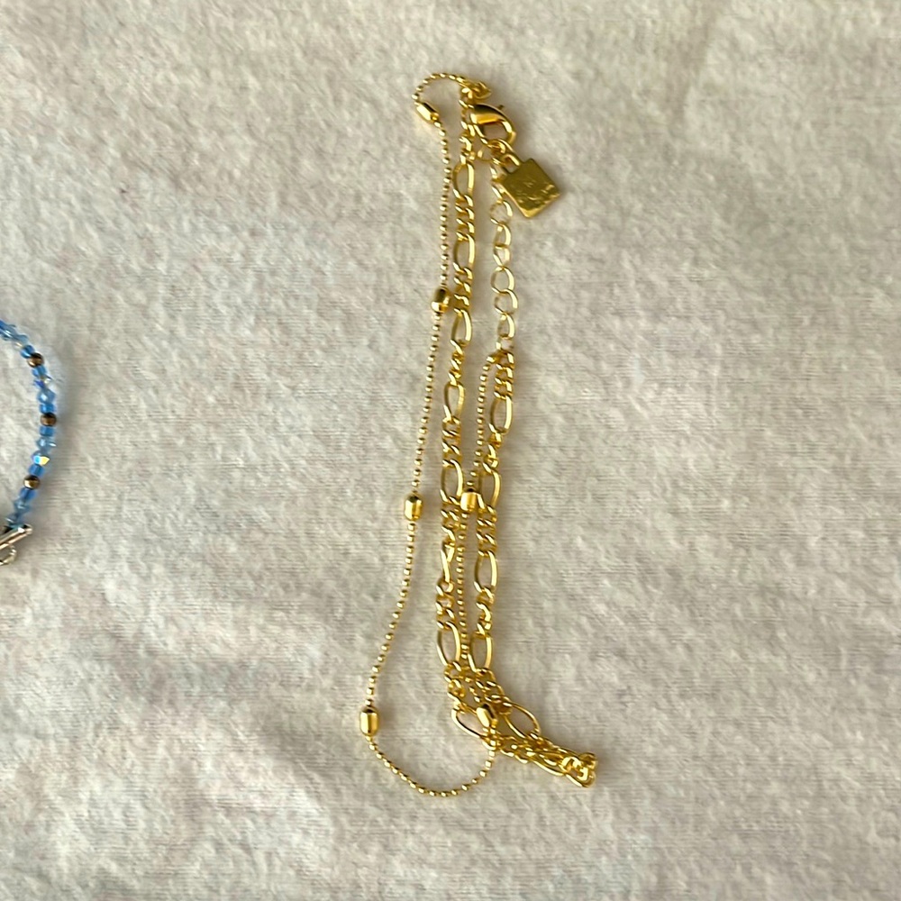 Gold tone anklet